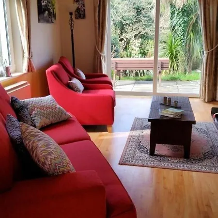 Hébergement de vacances Haus Mit Blick Auf Kenmare Bucht Umgeben Von Subtropischer Vegetation *